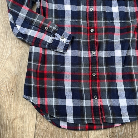 Equipment Femme Signature Flannel Button Down Plaid Shirt - Picture 4 of 10